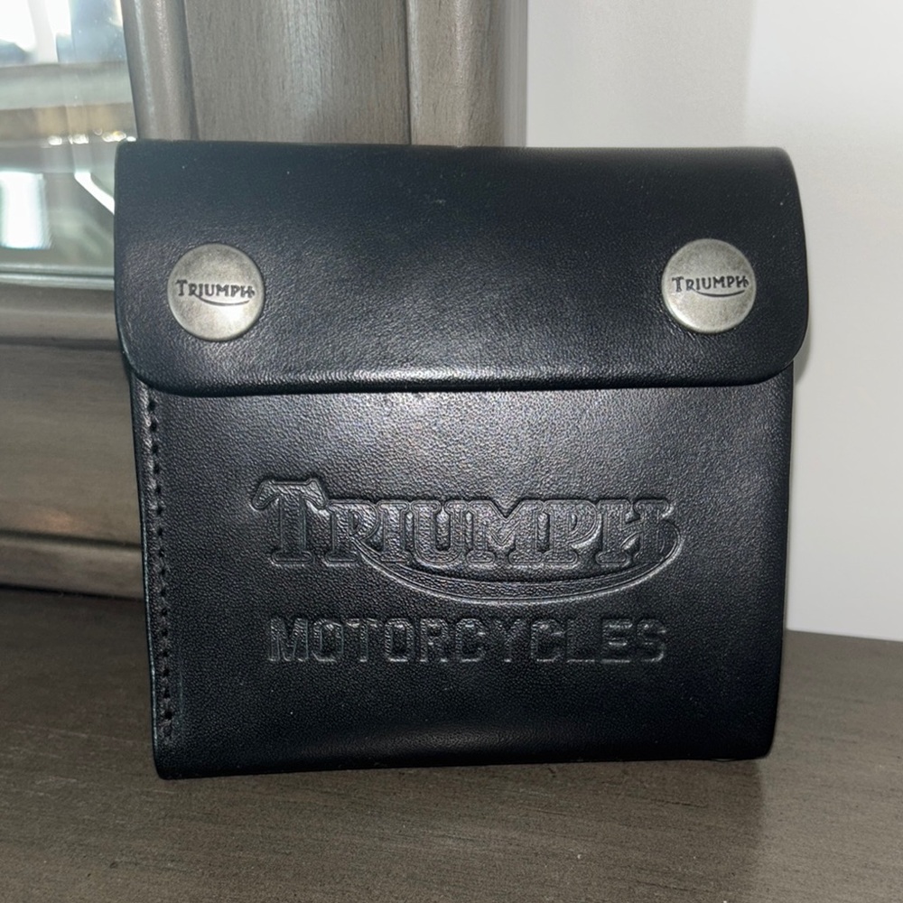 Triumph Black Leather Bifold Wallet